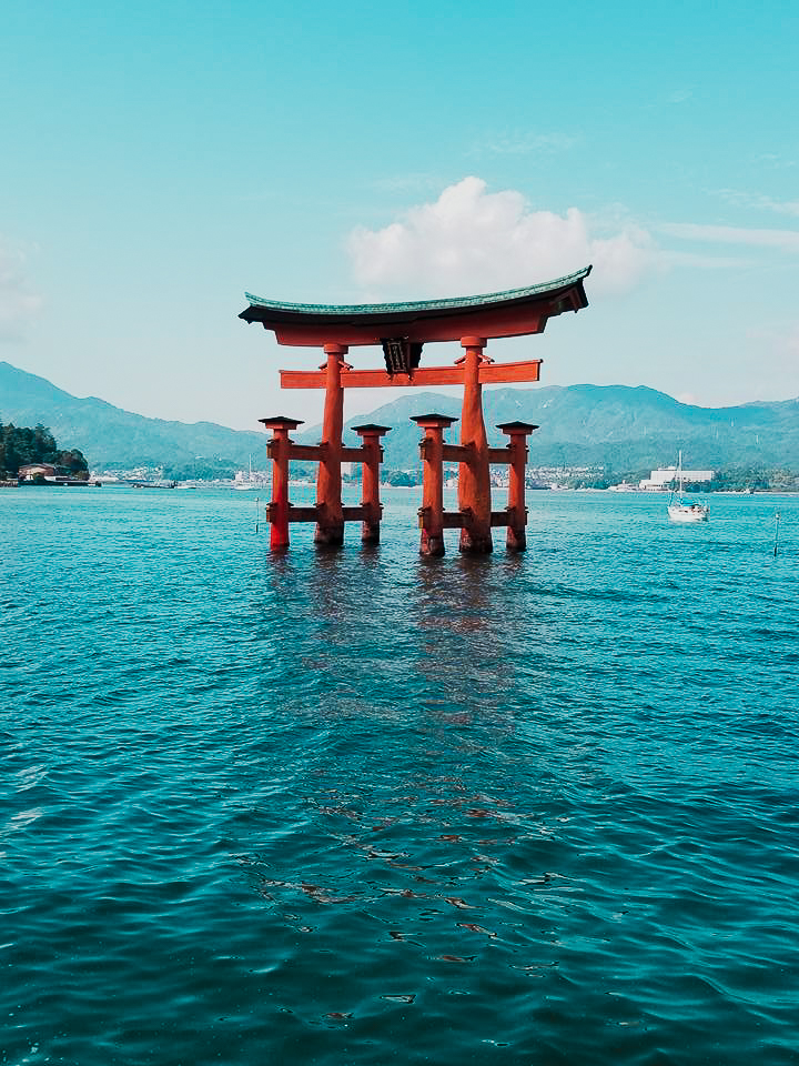 The famous floating otorii gate